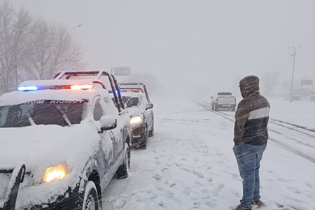 Ocho municipios de Chihuahua han salido del estado de "sequía excepcional" gracias a las lluvias y nevadas de la segunda tormenta invernal. El Monitor de Sequía reporta cambios positivos en el estado, aunque algunos municipios enfrentan sequías más severas.