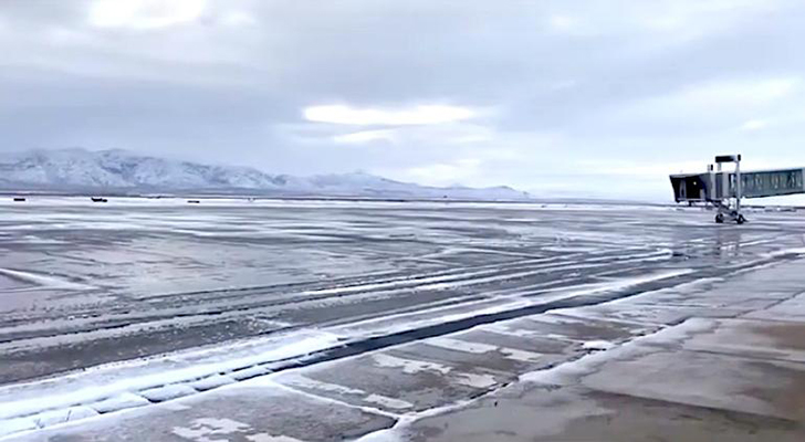 El Aeropuerto Internacional General Roberto Fierro Villalobos reanudó operaciones tras el cierre por la tormenta invernal. Se recomienda a los pasajeros estar en contacto con sus aerolíneas para verificar el estado de sus vuelos.