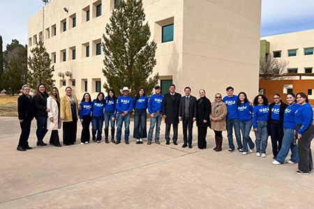 UACJ da inicio al semestre 2025 en Nuevo Casas Grandes. El rector recorrió el campus, anunció la construcción de un gimnasio y destacó la importancia del Plan Institucional de Desarrollo.