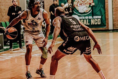 Dorados de Chihuahua venció 123-93 a Faraones en la Jornada 11 de la LBE 2025. Mike Smith lideró con 24 puntos, mientras que Tyrone Jones destacó por los visitantes con 36 unidades.