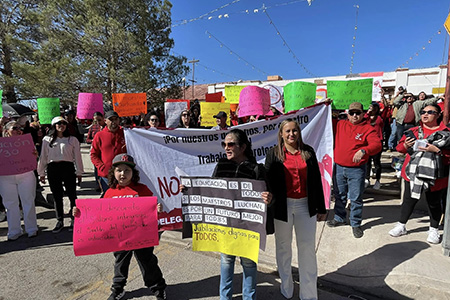 Maestros federales exigen detener reforma del ISSSTE. Presidenta Edith Escarcega se compromete a llevar sus demandas a autoridades.