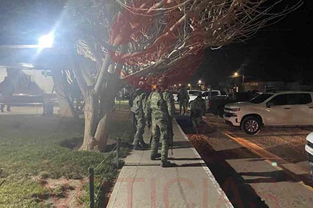 Un enfrentamiento en Casas Grandes, Chihuahua, dejó dos muertos y el aseguramiento de 54 armas, 1,754 cartuchos y seis vehículos.