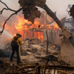 Las autoridades de California controlaron los incendios forestales en Los Ángeles tras tres semanas. Los siniestros dejaron 30 muertos, miles de desplazados y daños de cientos de miles de millones de dólares.