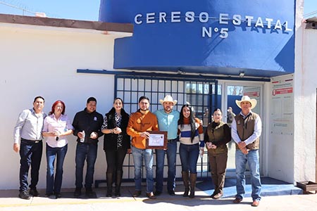 El Alcalde de Casas Grandes donó un horno a los internos del CERESO No.5 para elaborar cerámica de Mata Ortiz. Esta iniciativa busca promover la cultura y ofrecer oportunidades de reinserción social.