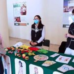 El IMSS actualizó su guía de alimentación saludable para niñas, niños y adultos. Incluye menús, consejos y estrategias para prevenir obesidad y enfermedades crónicas. Conoce las novedades de la Cartera de Alimentación Saludable y Ejercicio.