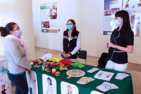 El IMSS actualizó su guía de alimentación saludable para niñas, niños y adultos. Incluye menús, consejos y estrategias para prevenir obesidad y enfermedades crónicas. Conoce las novedades de la Cartera de Alimentación Saludable y Ejercicio.