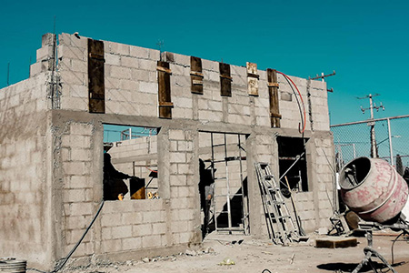 Nuevo Casas Grandes construye un comedor comunitario en la colonia Reforma, frente al Hospital Integral, para apoyar a población vulnerable. La inversión supera los 847 mil pesos y avanza rápidamente.