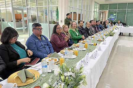 La Universidad Tecnológica Paquimé realizó su evento de Casa Abierta, donde presentó su oferta educativa a estudiantes, alcaldes y autoridades del estado, fortaleciendo la educación en la región.