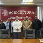 La UT Paquimé firmó un convenio con la Secretaría de Agricultura para que sus estudiantes realicen estadías y adquieran experiencia práctica en el sector agrícola. Un paso clave para su formación.