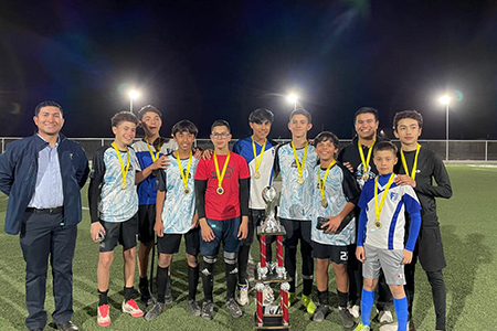 La Escuela Secundaria Fray Felipe ganó el primer torneo de la Liga Estudiantil de Futbol 7 UT Paquimé con una victoria de 5-2. Isaac Vega fue el máximo goleador con 38 anotaciones.