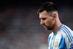 Lionel Messi será baja para los partidos de Argentina ante Uruguay y Brasil por una lesión muscular. Conoce los detalles y el impacto en la selección.