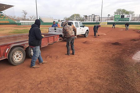 El estadio de béisbol “Luis Cobos Huerta” en Nuevo Casas Grandes recibió mejoras y limpieza general para los próximos torneos deportivos.