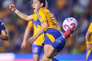 Lizbeth Ovalle marcó un gol mágico en el triunfo 2-0 de Tigres sobre Guadalajara en la Liga MX Femenil 2025. Su remate de taquito fue uno de los mejores del torneo.